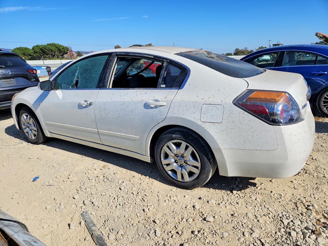 2010 Nissan Altima 2.5 - Фото 2