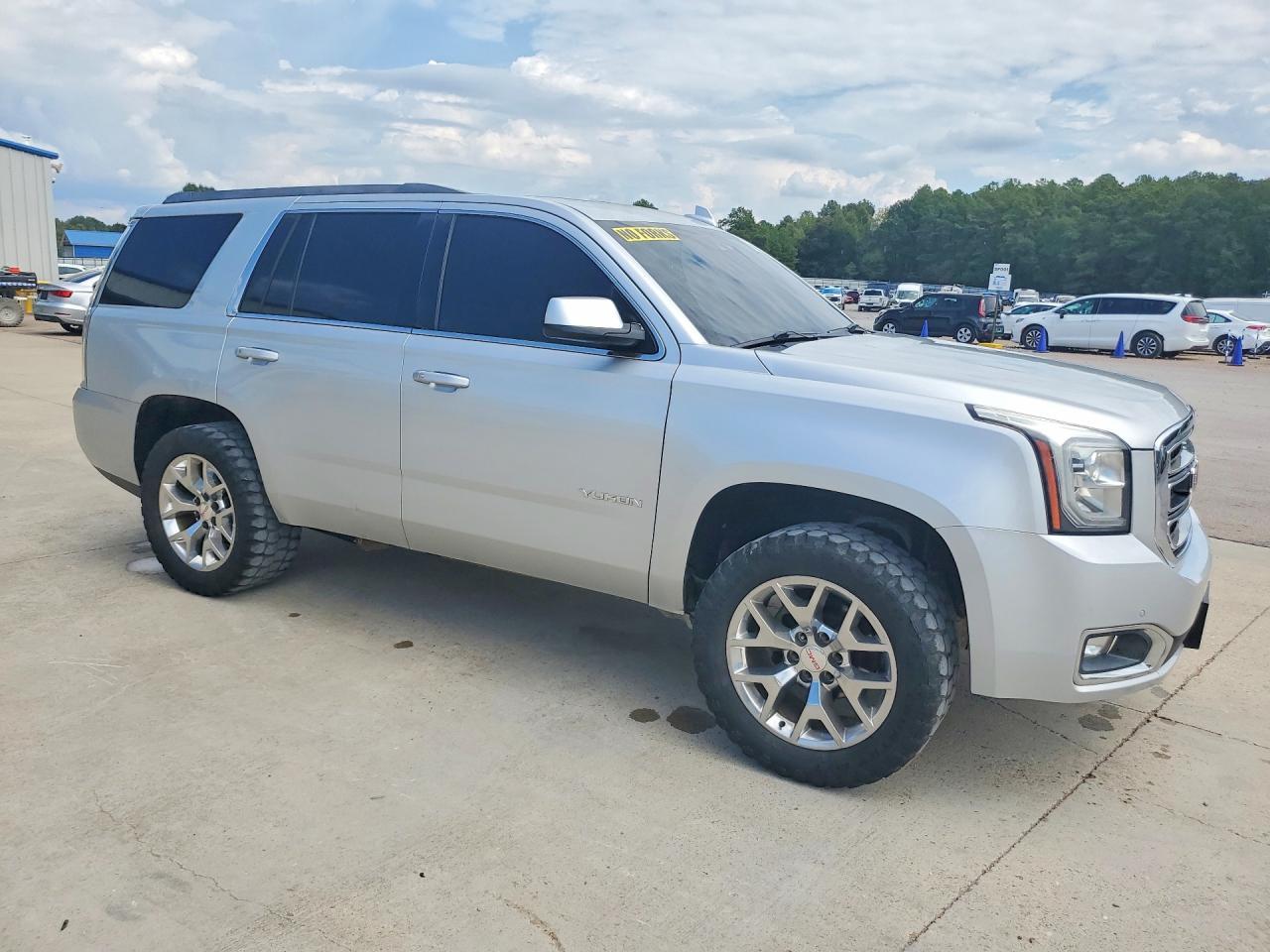 2017 GMC Yukon Slt - Фото 4