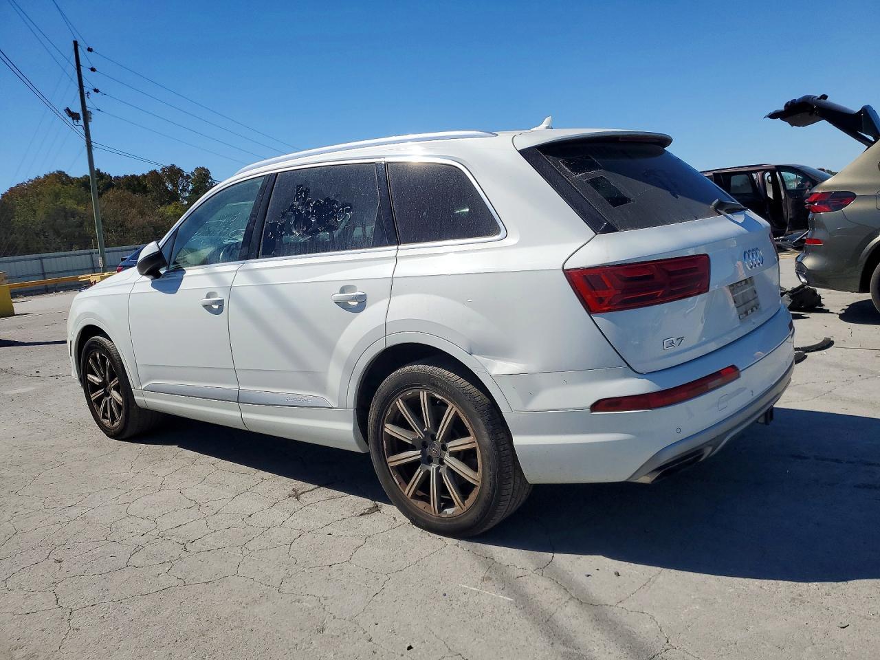 2017 Audi Q7 Premium Plus - Image 2