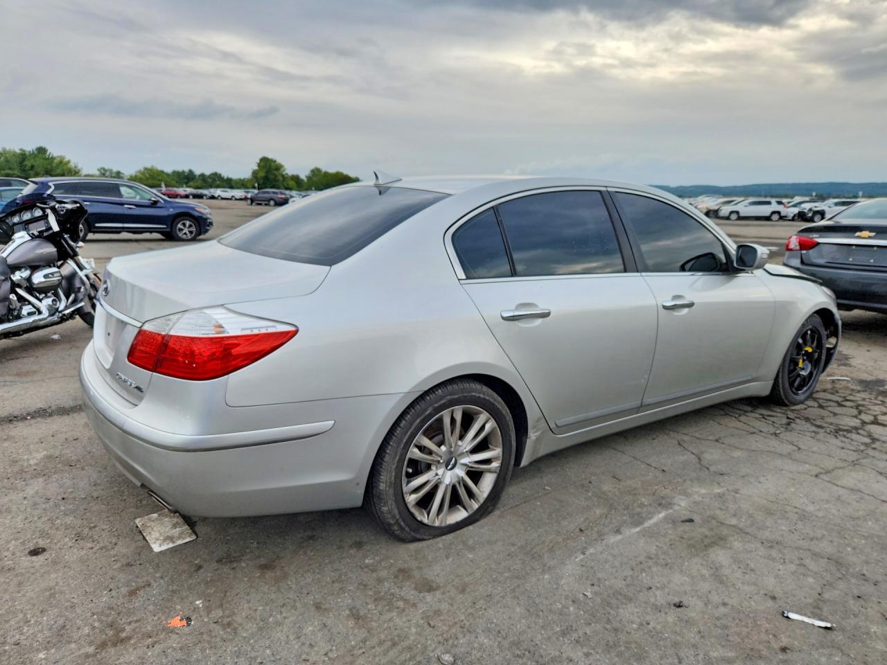 2009 Hyundai Genesis 4.6L - Фото 3