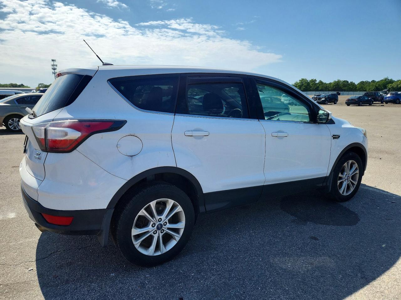 2017 Ford Escape Se - Фото 3