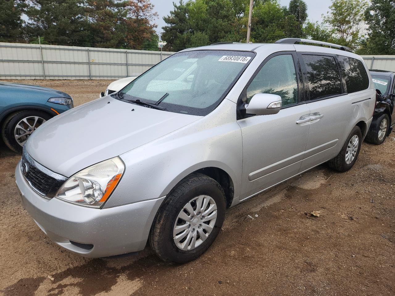 2012 Kia Sedona Lx