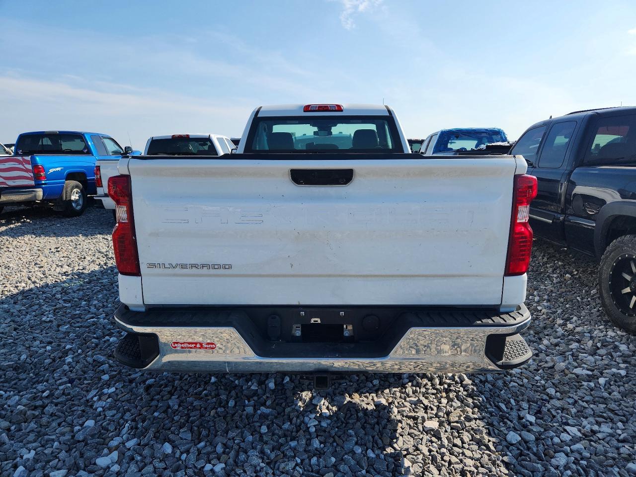 2022 Chevrolet Silverado C1500 - Фото 6