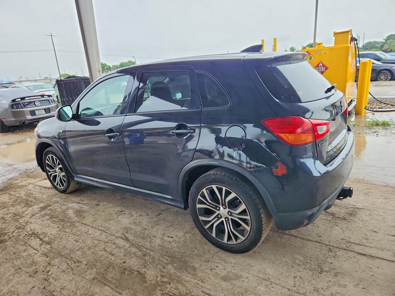 2017 Mitsubishi Outlander Sport Es - Фото 2