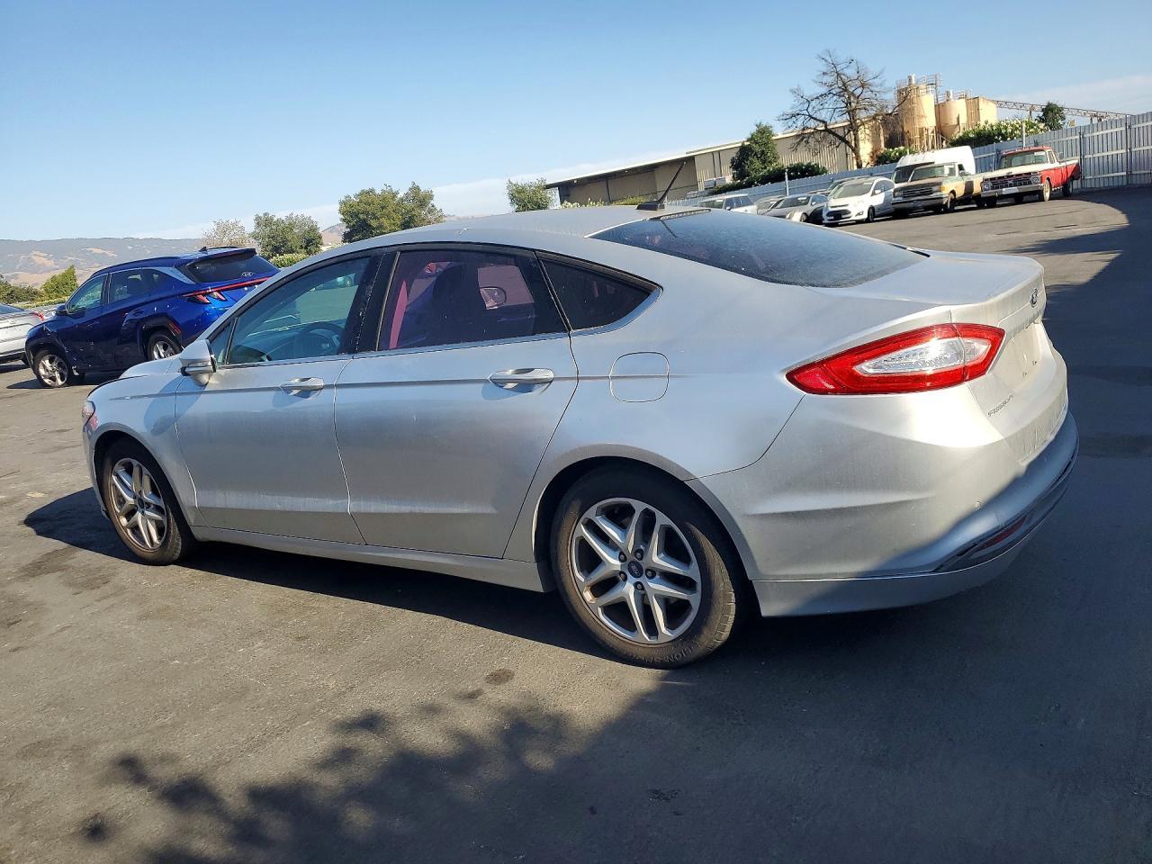 2016 Ford Fusion Se - Image 2