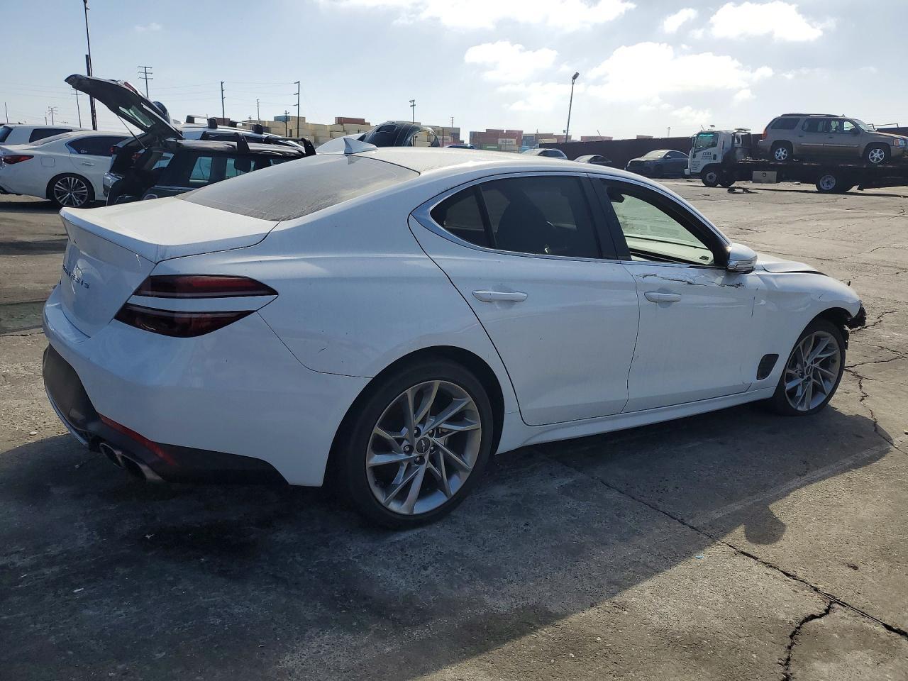 2022 Genesis G70 2.0T - Фото 3