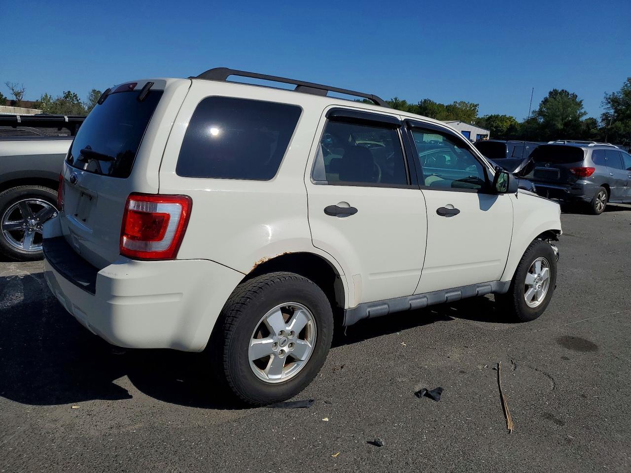 2011 Ford Escape Xlt - Фото 3