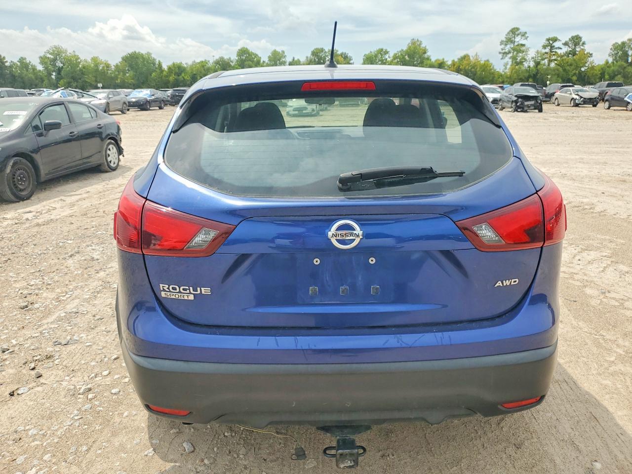 2018 Nissan Rogue Sport S - Image 6