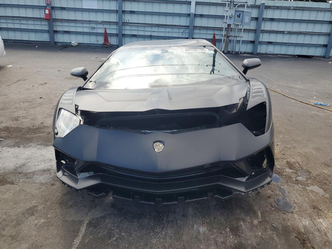 2018 Lamborghini Aventador S - Фото 5
