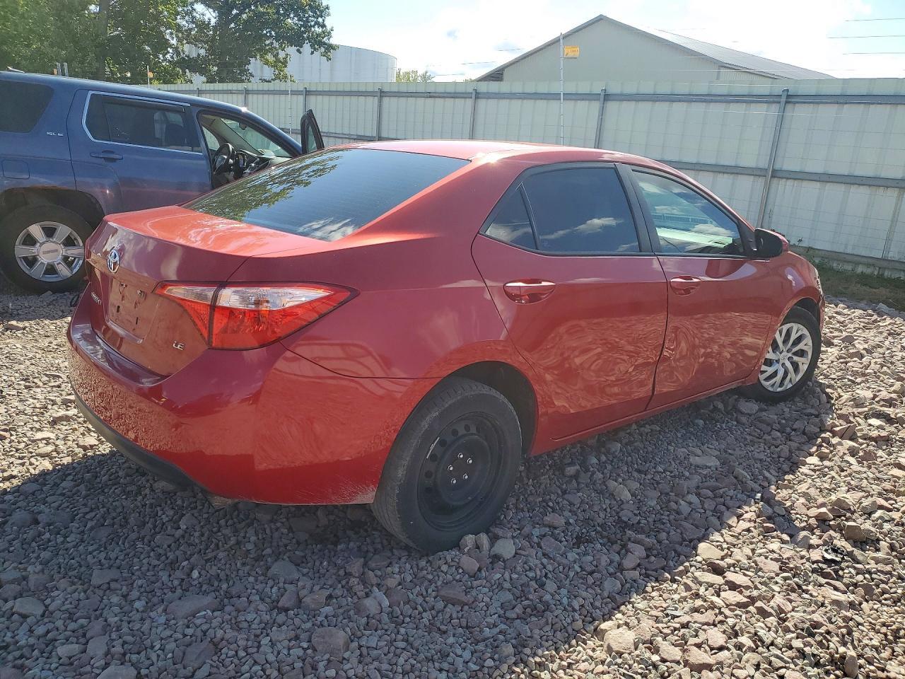 2019 Toyota Corolla Le - Фото 3