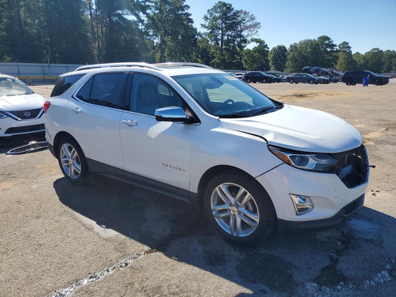 2018 Chevrolet Equinox Premier - Image 4