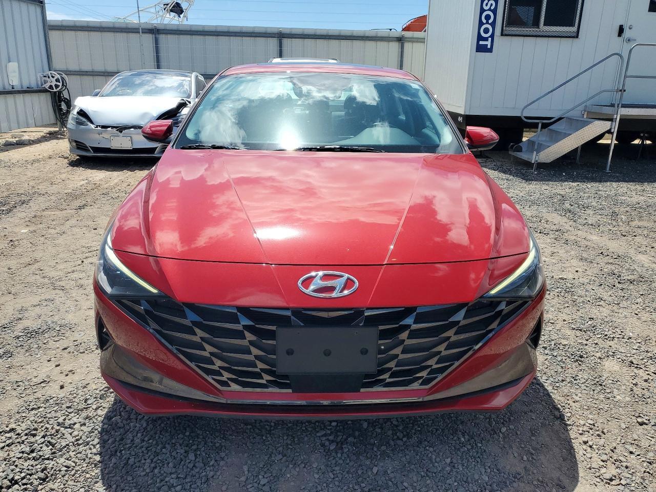 2023 Hyundai Elantra Limited - Image 5