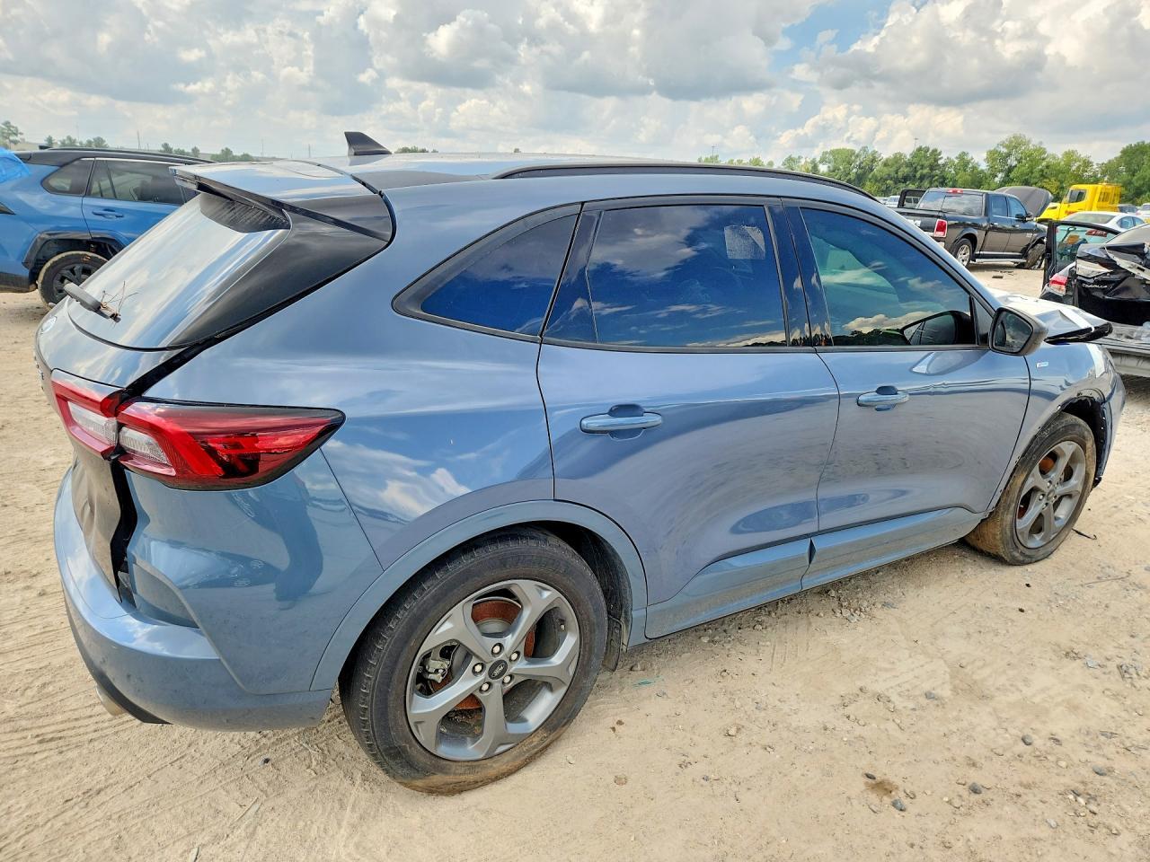 2024 Ford Escape St Line - Image 3