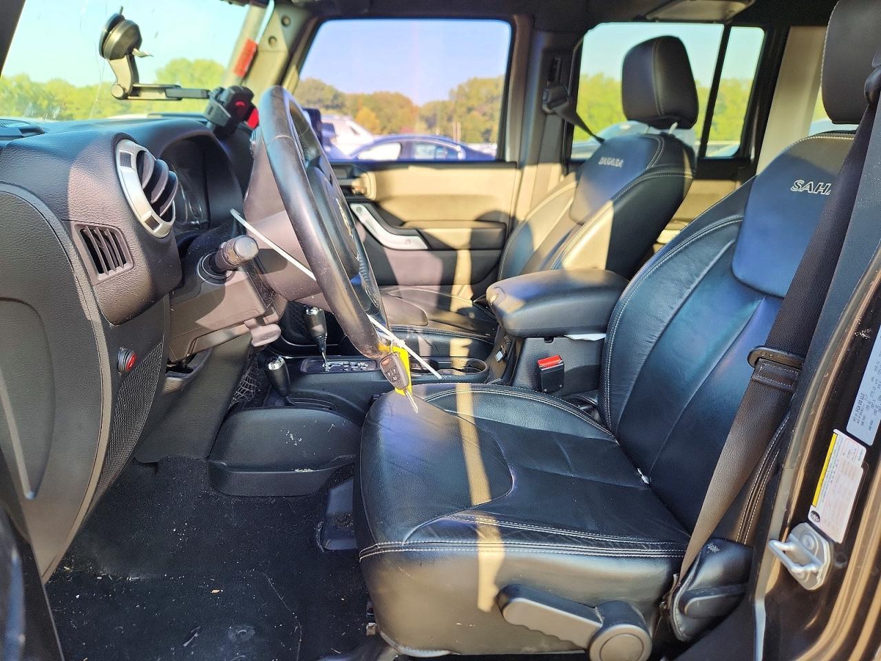 2017 Jeep Wrangler Unlimited Sahara - Image 7