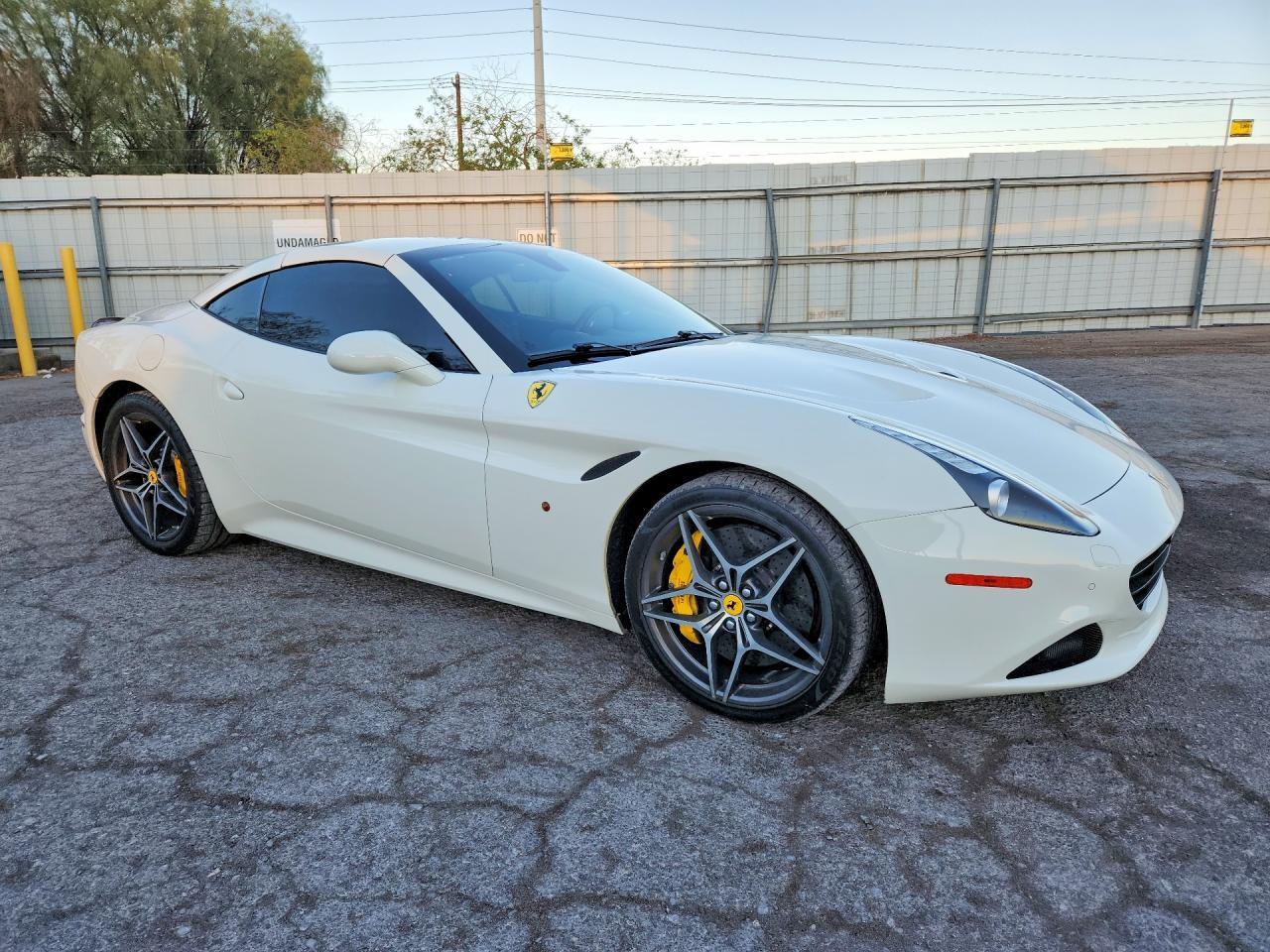 2015 Ferrari California T - Фото 4