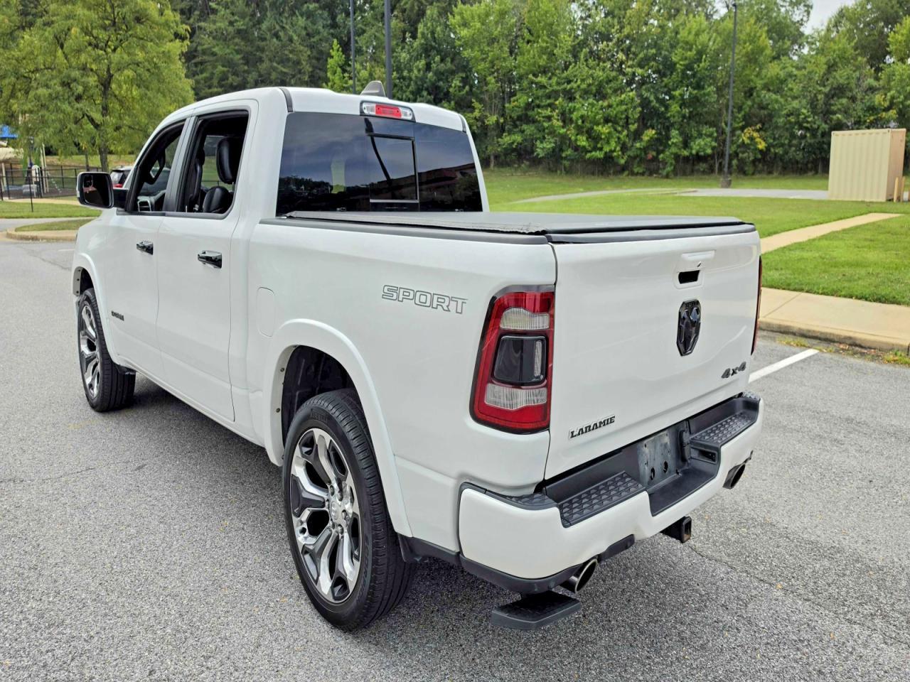 2020 Ram 1500 Laramie - Фото 3