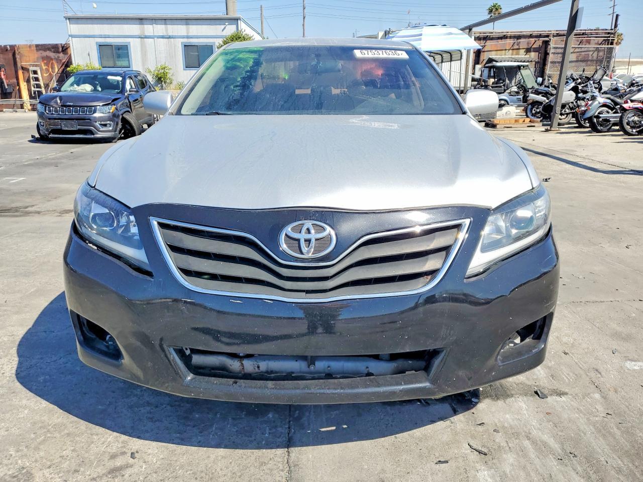 2010 Toyota Camry Le - Image 5