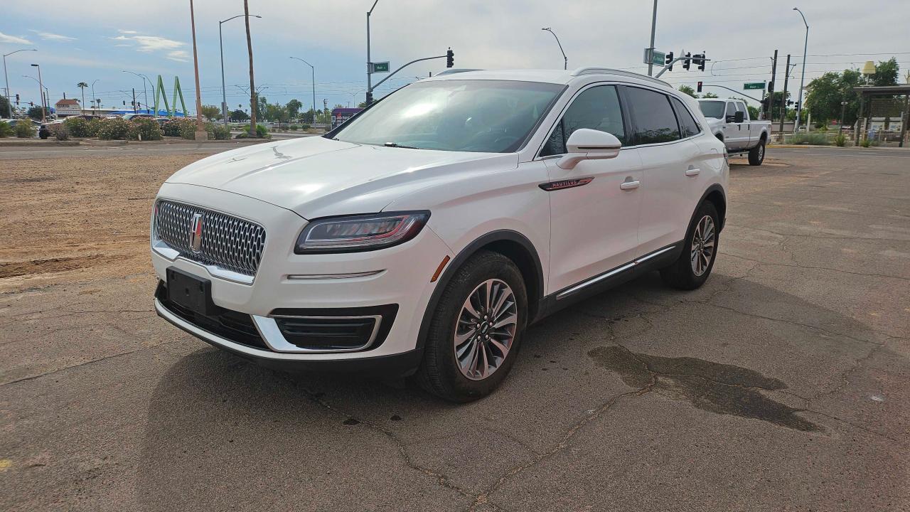 2020 Lincoln Nautilus - Image 2