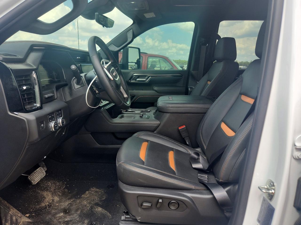 2025 GMC Sierra K2500 At4 - Image 7