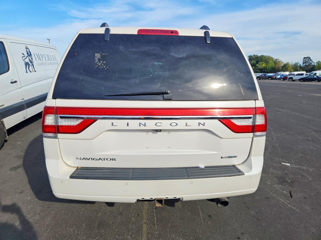 2015 Lincoln Navigator - Image 6