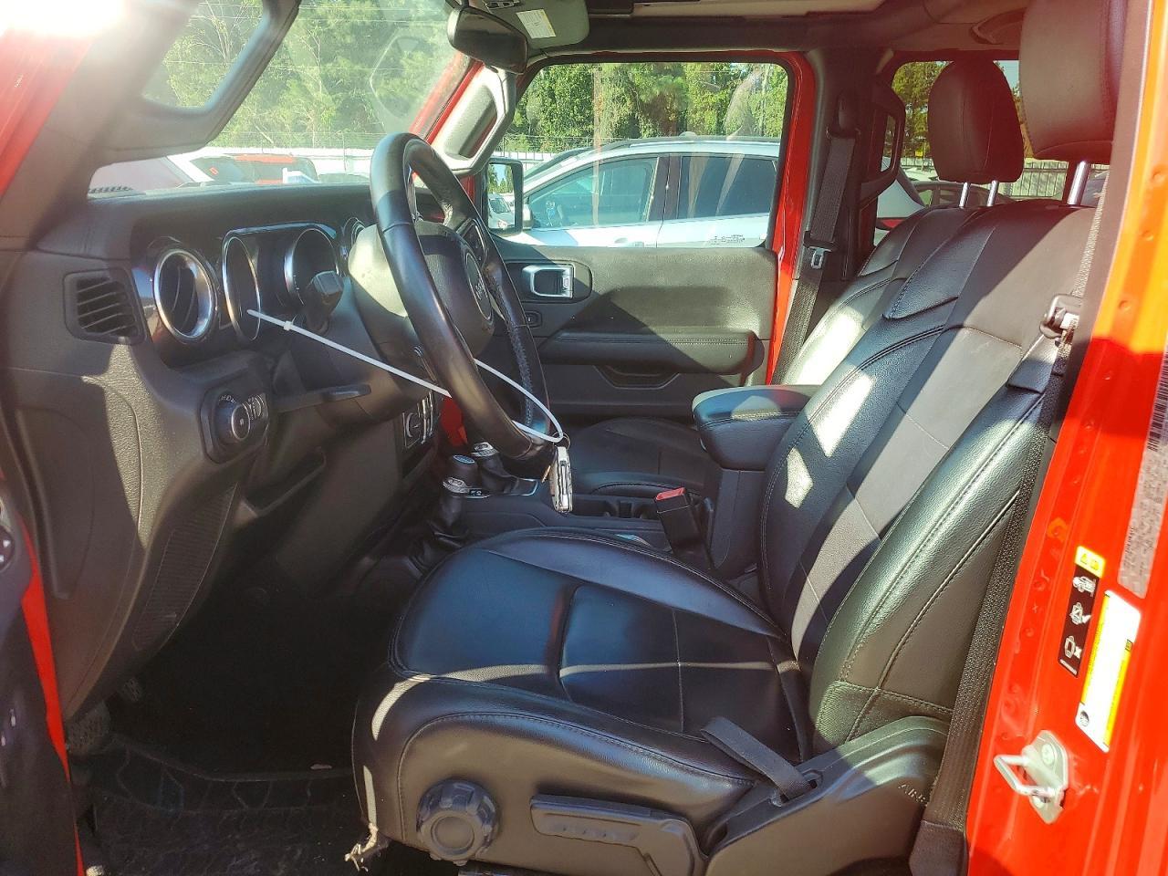 2020 Jeep Wrangler Unlimited Sahara - Image 7