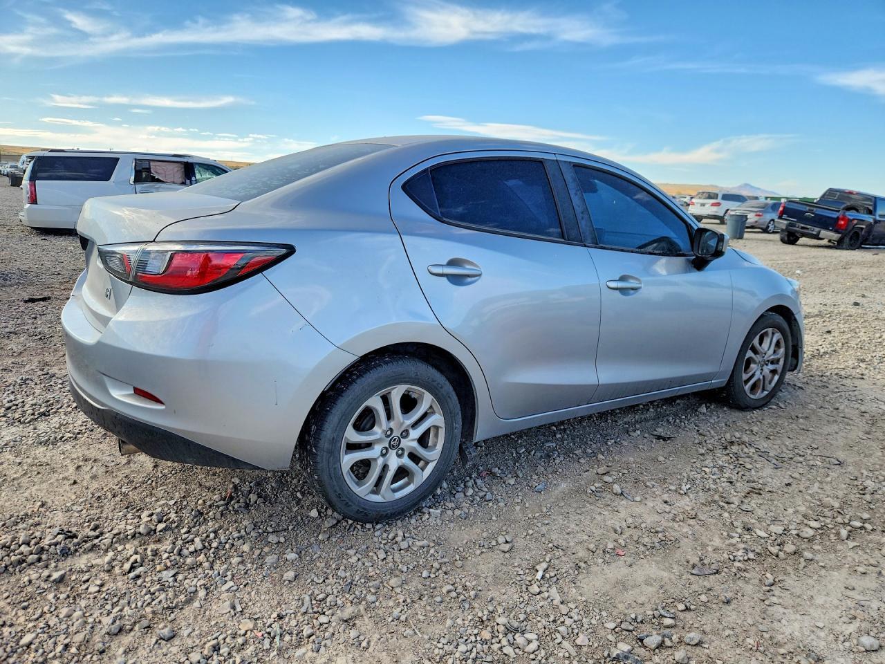2017 Toyota Yaris Ia Base - Image 3