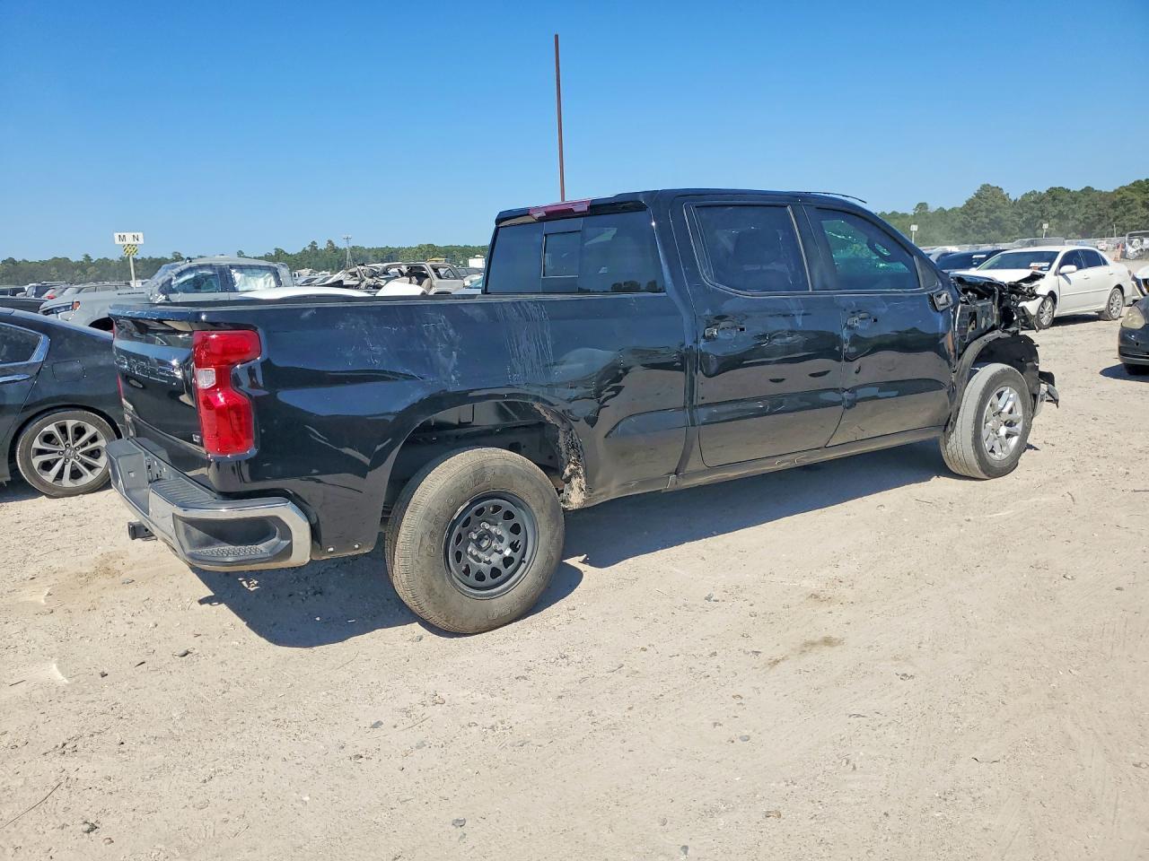 2024 Chevrolet Silverado K1500 Lt - Image 3