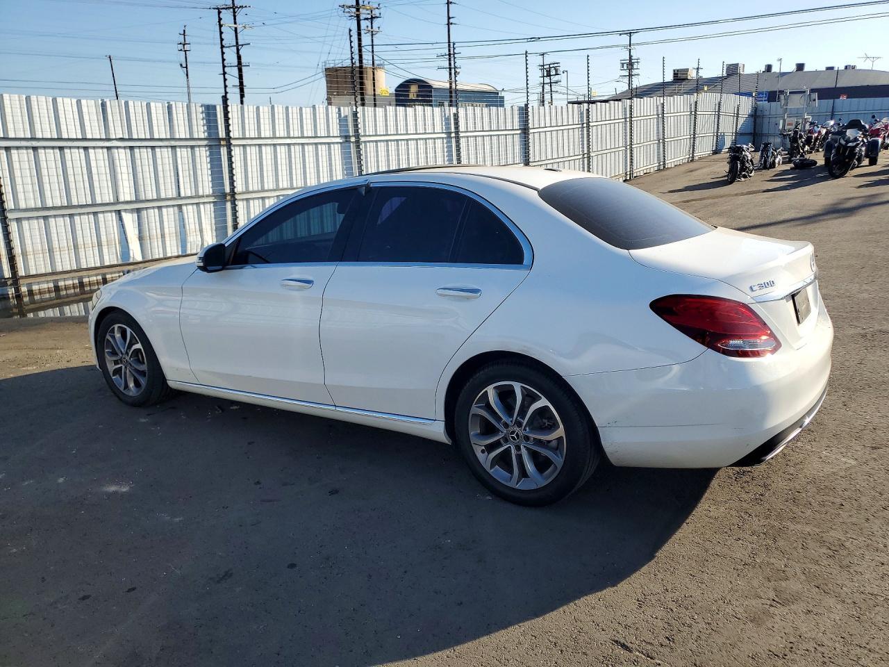 2018 Mercedes-Benz C 300 - Фото 2