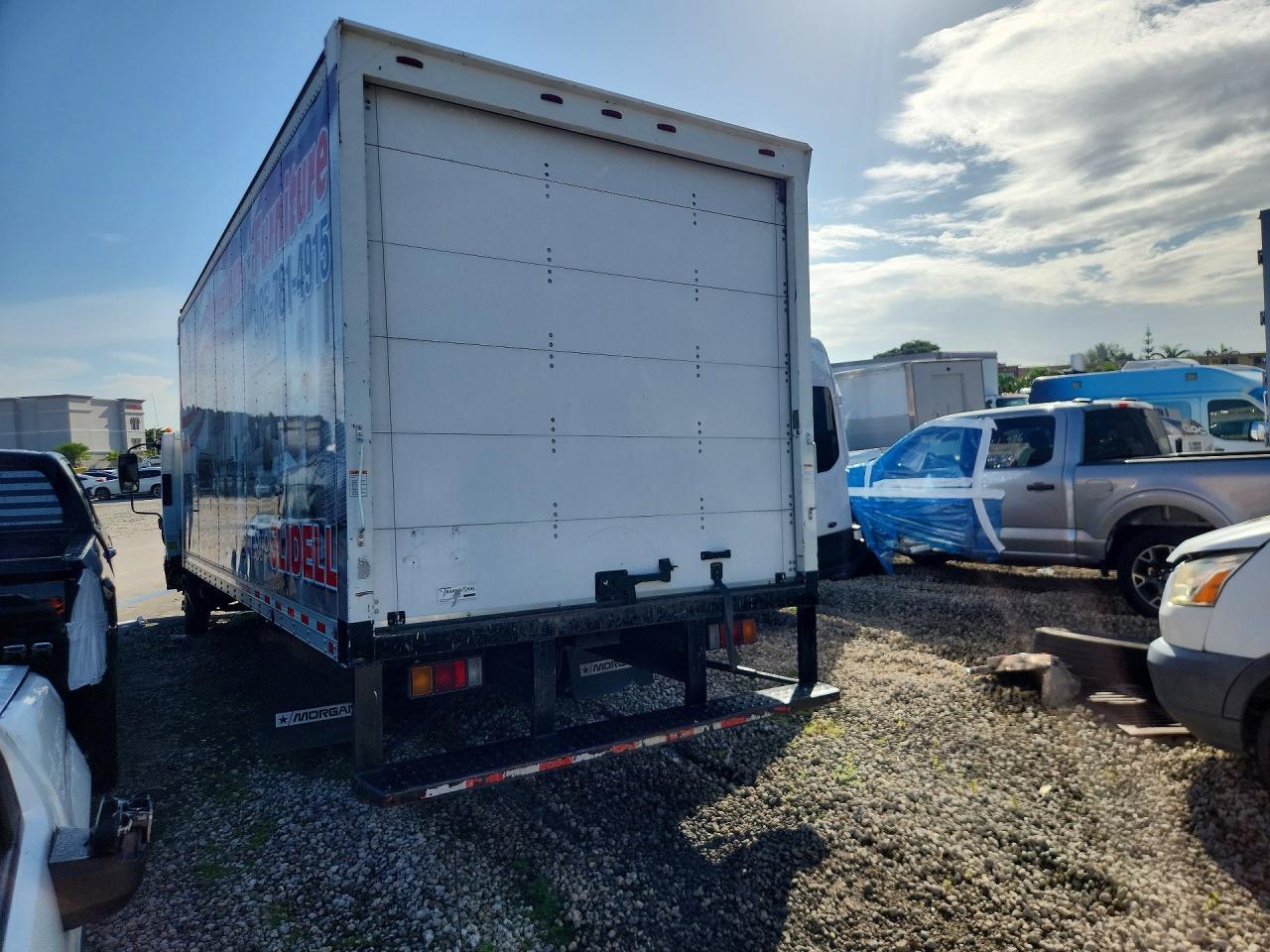 2019 Isuzu Npr Box Truck - Image 2