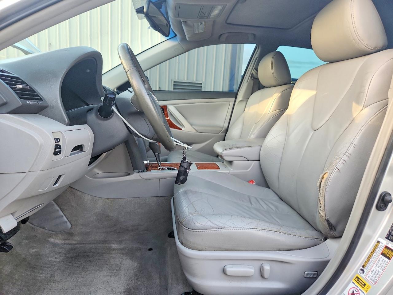 2011 Toyota Camry Xle V6 - Image 7