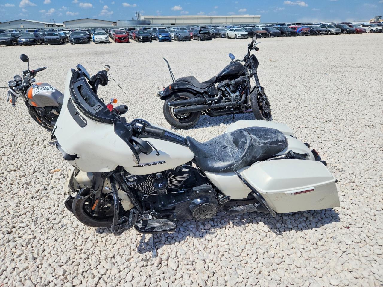 2018 Harley-Davidson Flhxs Street Glide Special - Image 3