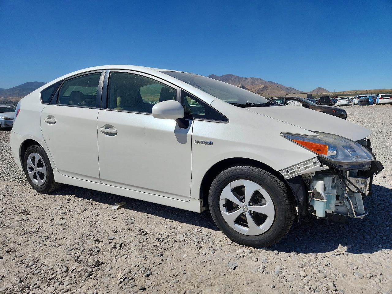 2015 Toyota Prius Four - Image 4