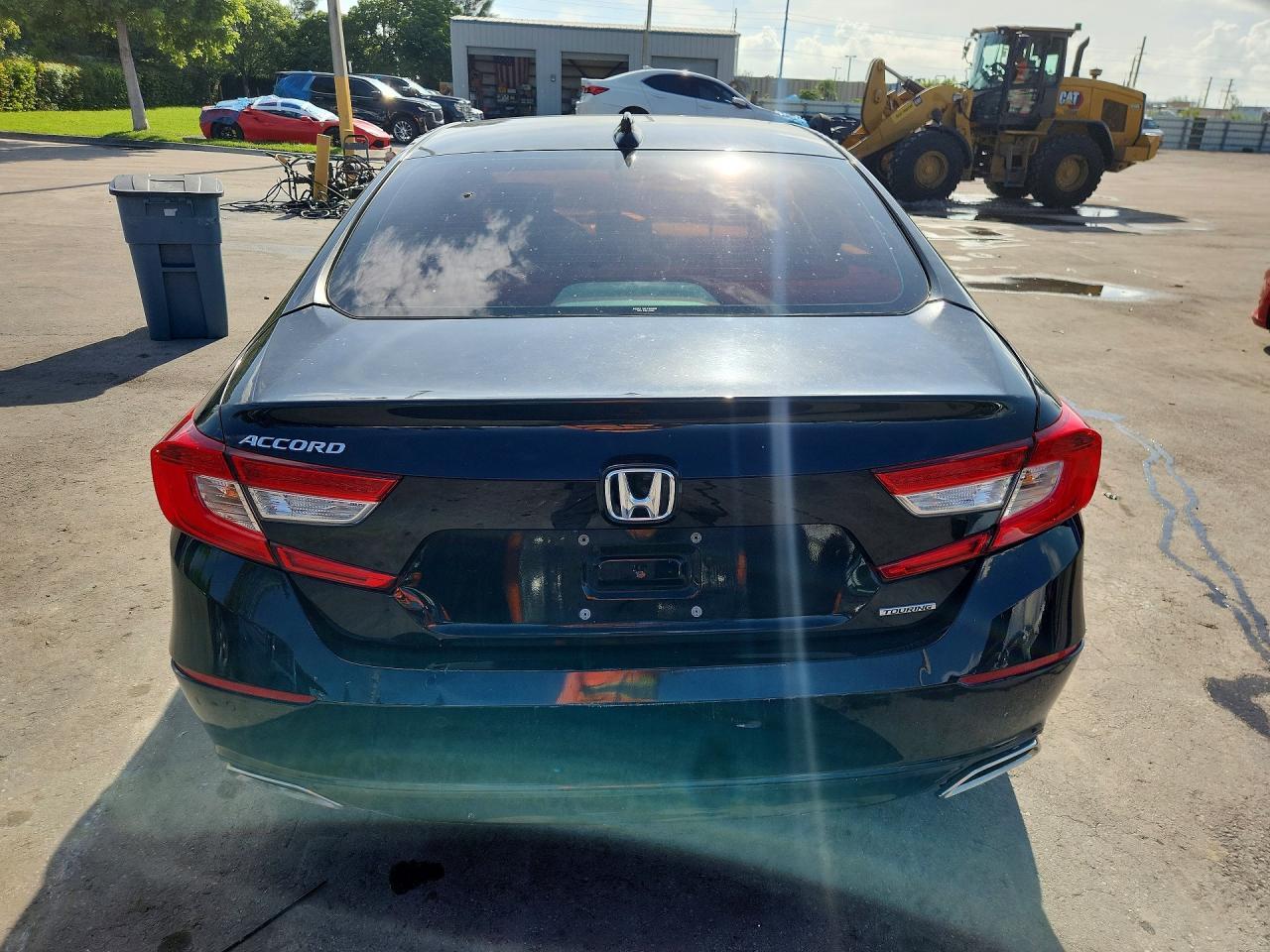 2018 Honda Accord Touring - Фото 6