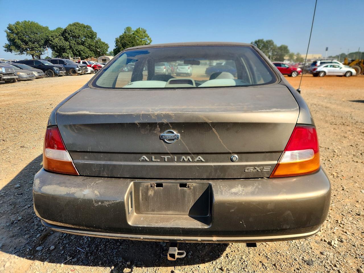1999 Nissan Altima Xe - Фото 6