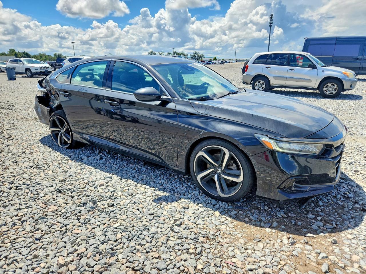 2021 Honda Accord Sport - Image 4