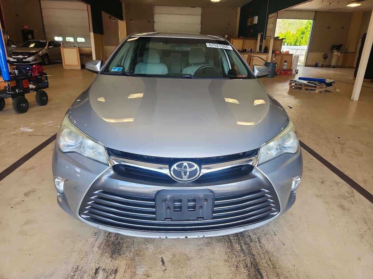 2015 Toyota Camry Le - Image 5