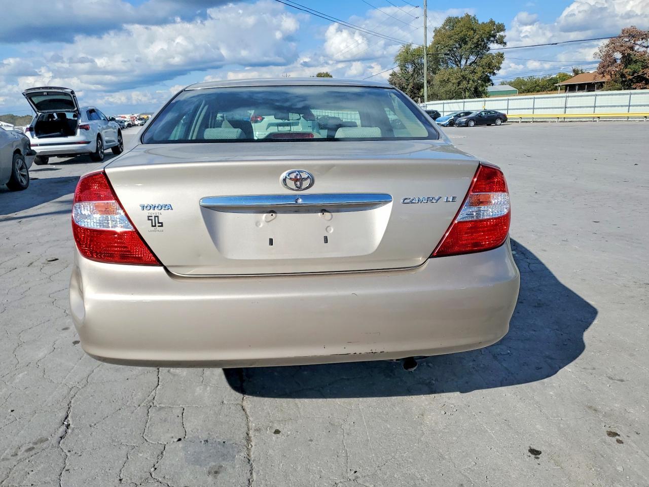 2004 Toyota Camry Le - Image 6