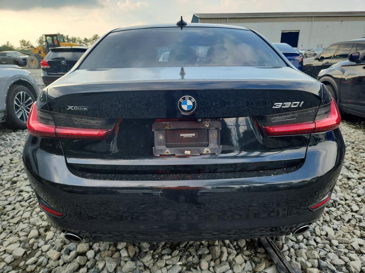 2019 BMW 330Xi - Фото 6