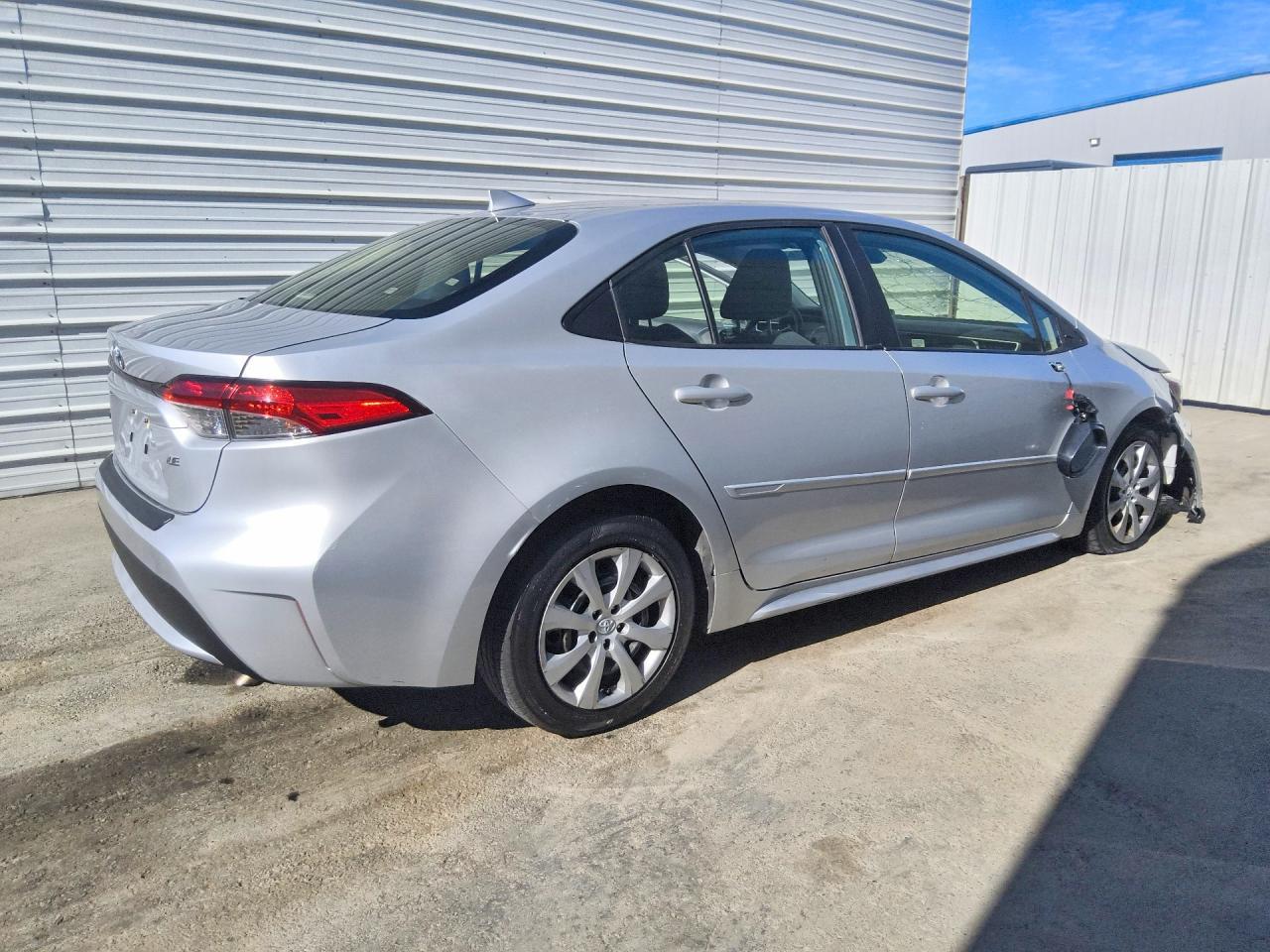 2021 Toyota Corolla Le - Фото 3