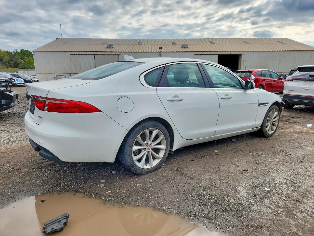 2019 Jaguar Xf Premium - Фото 3