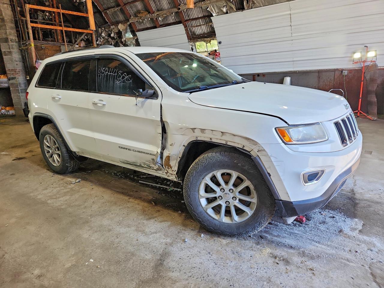 2016 Jeep Grand Cherokee Laredo - Image 4