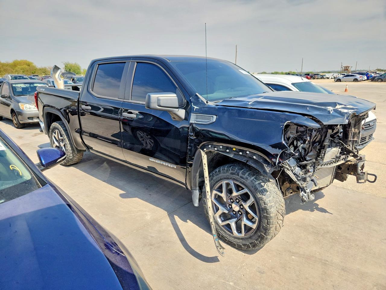 2023 GMC Sierra K1500 - Image 4