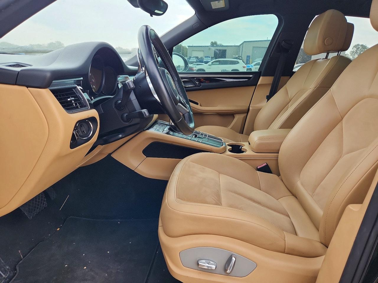 2017 Porsche Macan - Image 7