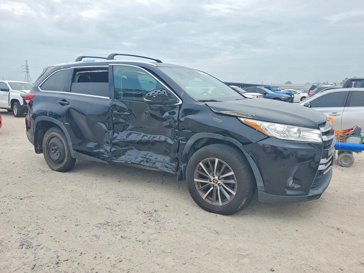 2018 Toyota Highlander Xle - Image 4