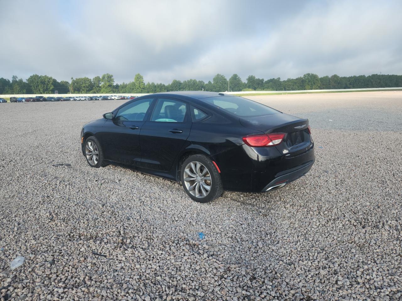 2016 Chrysler 200 S - Фото 2