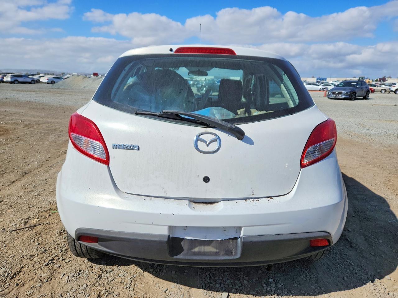 2013 Mazda Mazda2 - Image 6