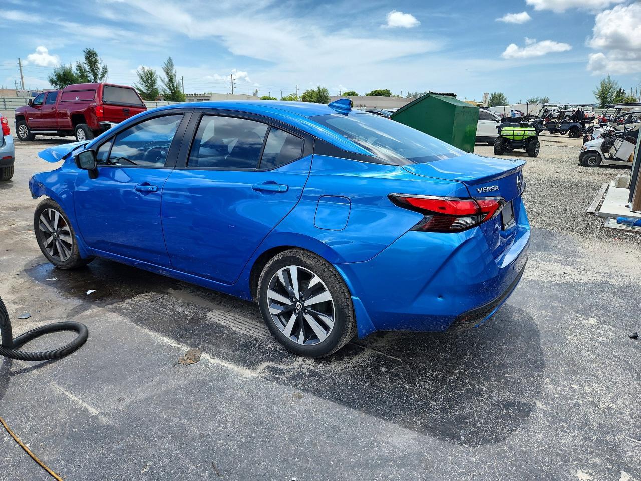 2021 Nissan Versa Sr - Фото 2