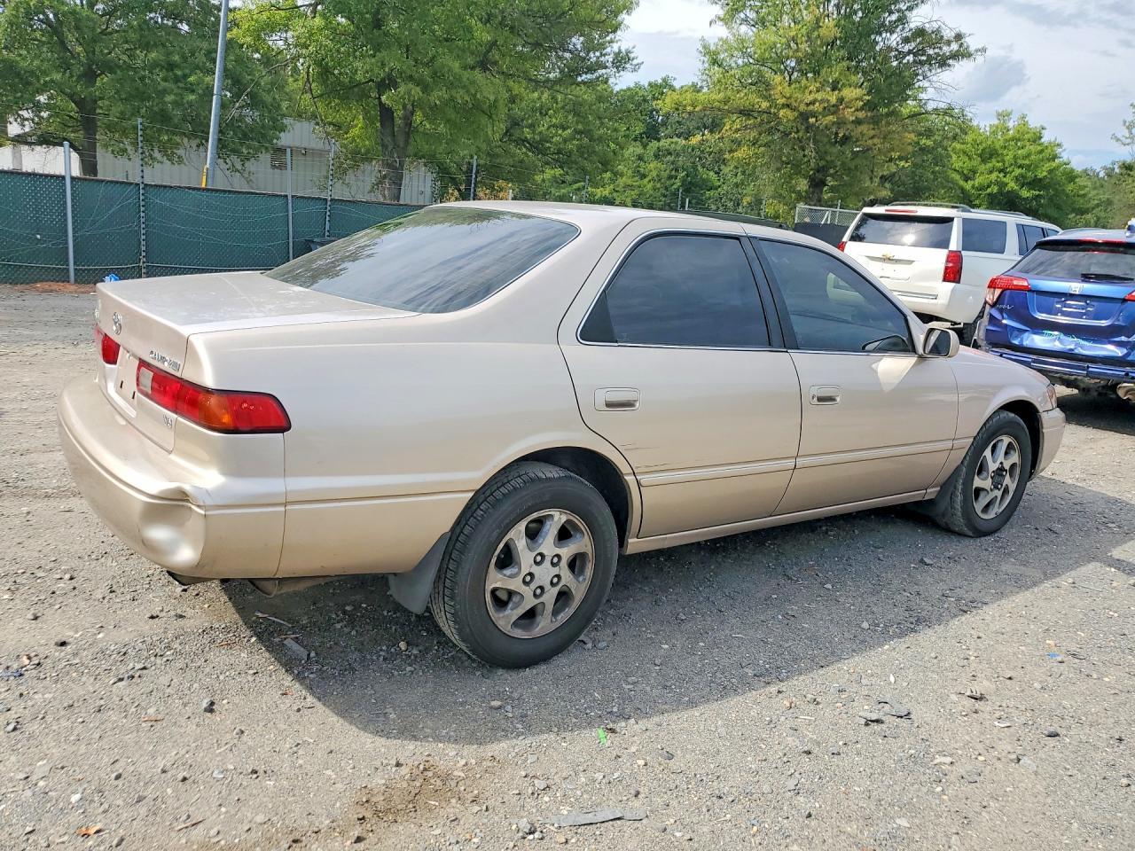 1997 Toyota Camry Xle V6 - Image 3