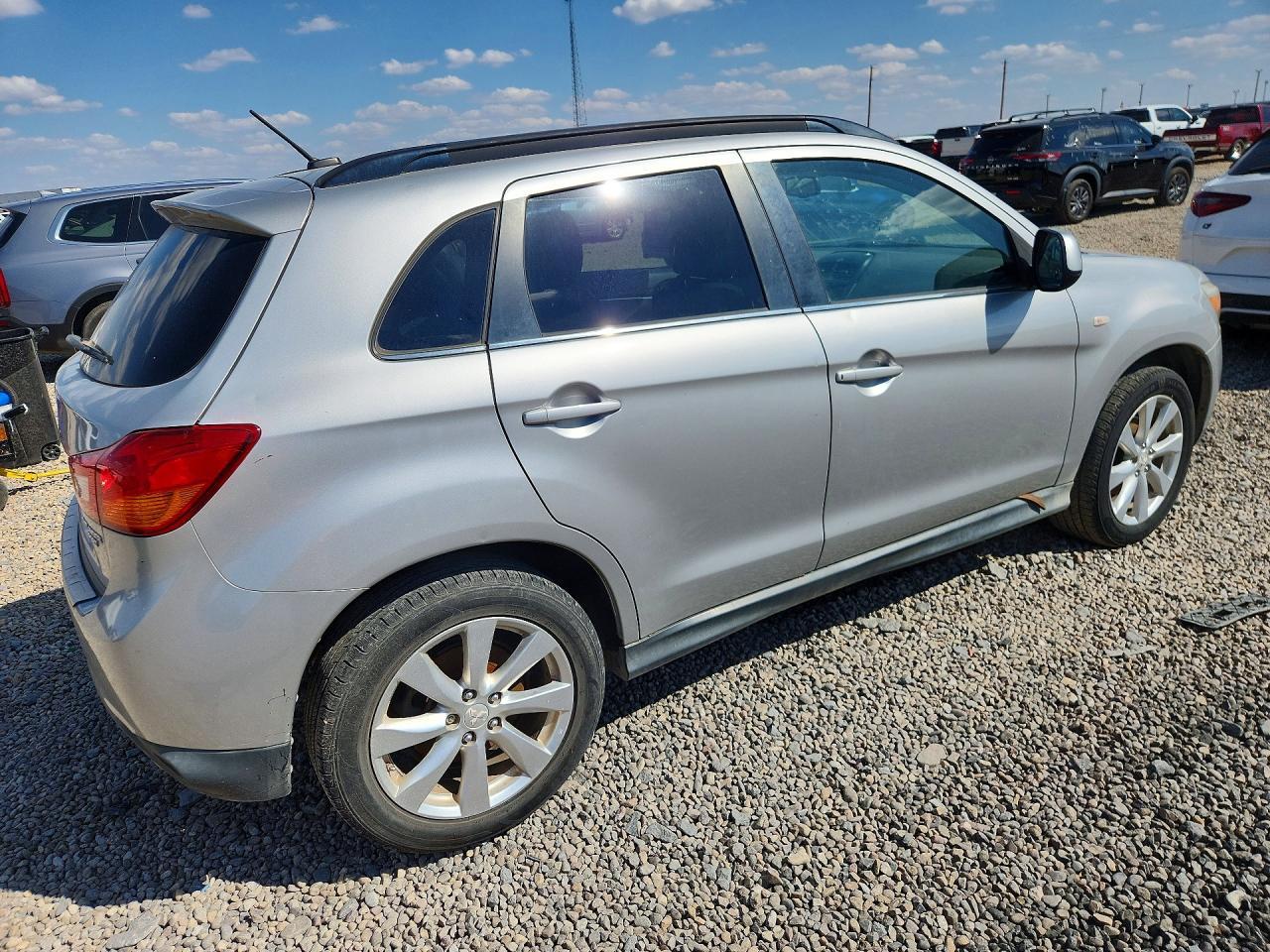 2014 Mitsubishi Outlander Sport Se - Фото 3