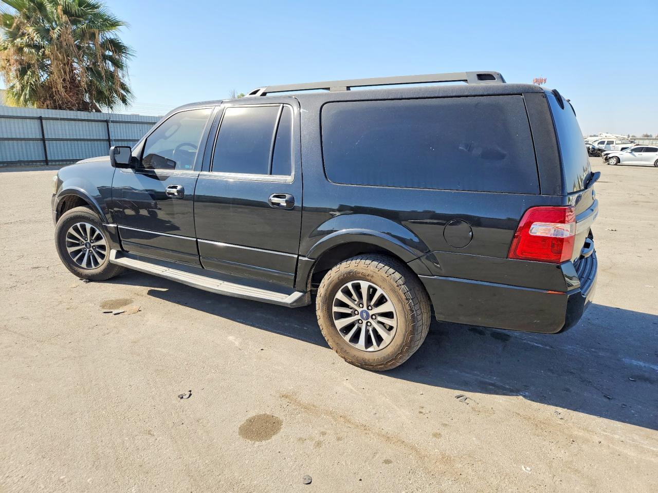 2015 Ford Expedition El Xlt - Image 2